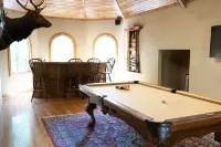 The Swan House:  Private, Peaceful, and Picturesque Lakefront Property Hotels in Coffee County