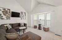 Spacious 3-bedroom house in charming Shawnee with Game Room