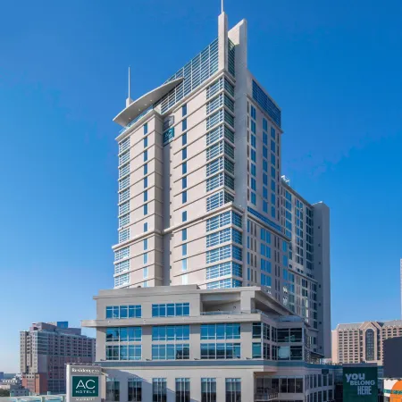 AC Hotel Charlotte City Center Отели рядом с достопримечательностью «Бульвар Независимости»
