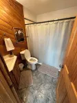 Guest house~ HOT TUB ~Breathtaking mountain views near Hatley Point - balcony
