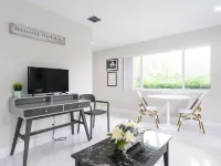 Hot Spa - Super Clean - 8 M Drive to Beach, Restaurants, Nightlife Hotels in Lighthouse Point