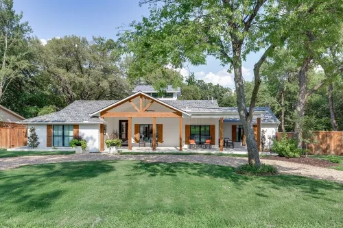 DESIGNERS LUXURY HOME by Gaylord/Lake Grapevine/Slps 24/POOLHOT TUB/ DFW Airport