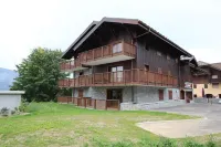 3P 55 m2 apartment in a luxury chalet. Very close to the lifts.