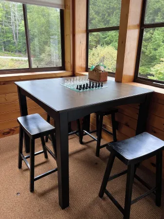 Cozy Upstate Adirondack Cottage Getaway