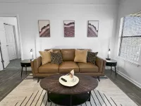 Cozy 2-bedroom apartment with Fiber WiFi, AC in charming Buford private 2 bedroo