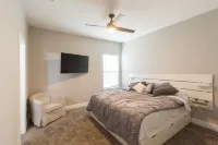 5 Star! 3Bed 4Bath 1mileATnT Stadium Globe LifePark SixFlagsHurrHarb Texas Live!