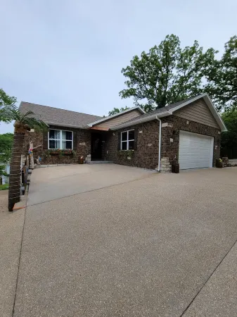4 BD 3.5 BA Lighthouse No 23 Newly Built Lakefront Home in Heart of Osage Beach!