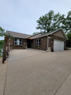 4 BD 3.5 BA Lighthouse No 23 Newly Built Lakefront Home in Heart of Osage Beach!