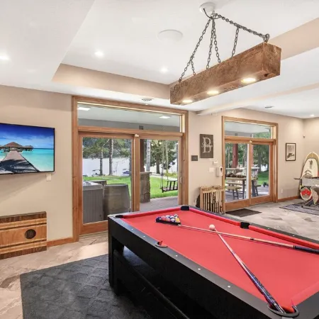 Walking Distance to Wisp. Spacious, 4-bedroom home in the heart of Deep Creek.