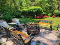 Charming Split-Level House with heated pool, hot tub & a brand-new septic system Hôtels à proximité de : Cooper's Beach