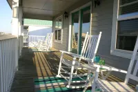 Mermaid Lagoon! Beautiful waterway views, private pool, great family getaway!