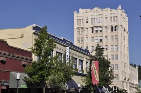 Oberon -Second Spring Property 1-3 Bedroom Luxury Rentals In Downtown Ashland