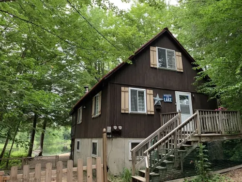 Year Round Waterfront Chalet in Amazing Private Location!!
