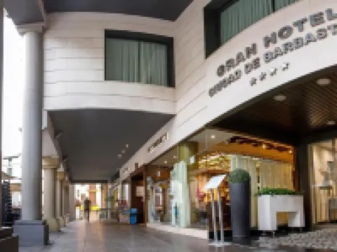 巴瓦斯特羅城市大酒店 韋斯卡省酒店