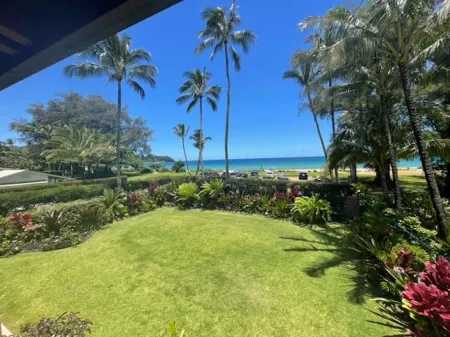On Hanalei bay with panoramic ocean views. Steps to the beach and walk to town.
