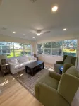 Renovated! Between Two Squares with Golf Cart ! Hotel a The Villages