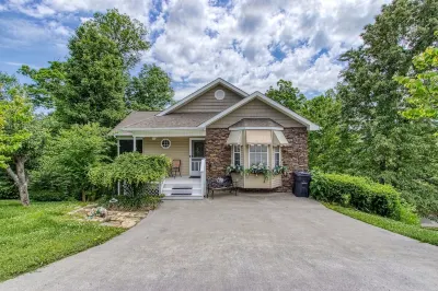 Peaceful-Clean-Easy Access-Mins to Parkway-2 King