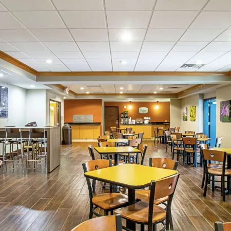 MainStay Suites Madison - Monona