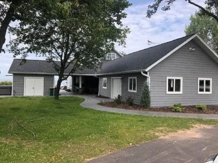 Enjoy your own private family resort! Pool, hot tub, lakefront, sunsets, more!