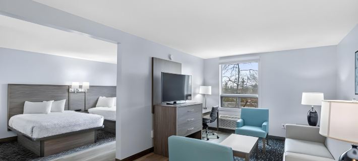 Emerald Hotel & Suites Calgary Airport Hotels in Calgary