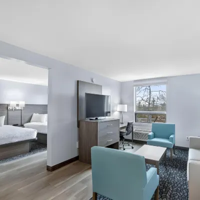 Emerald Hotel & Suites Calgary Airport Отели рядом с достопримечательностью «${{attraction}}»