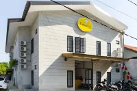 RedDoorz Near Sam Poo Kong 3 Semarang Hotel di Semarang Barat
