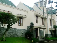 Bumi Ciherang Hotel Hotels in Cimacan