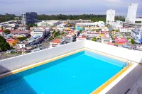 City Rise Hotel Miri - Pools