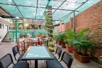 Qubestay Airport Capsule Hotel & Hostel