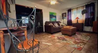 Charming bungalow with an Amazing view of Sequoia National Park in Three Rivers.