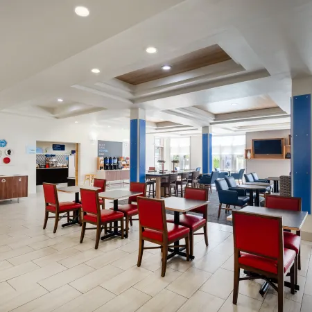 Holiday Inn Express & Suites TUCSON by IHG