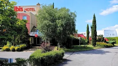 B&B HOTEL Grenoble Université 2 Các khách sạn gần Stade Albert Batteux