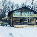 Cozy 4-bedroom cabin in 7 springs w/ hot tub for winter and pool in summer