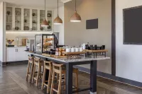 Hilton Garden Inn Los Angeles/Redondo Beach - Breakfast