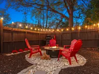 Day Dreamer minutes to Stadium with Fire pit and  Parking Hotels in Northport