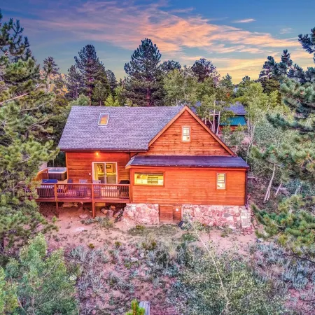 Best Hot Tub View in Bailey - Family & Pet Friendly BBQ / Hot Tub / Near Denver