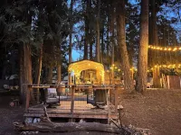 Cozy 2-bedroom RV w/AC, WiFi in charming Yelm Near Casino/Fishing/river floating Hotels in North Yelm