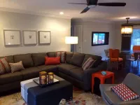 Lovely Bungalow in private , secluded neighborhood near Carrboro