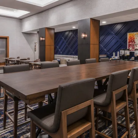 Hampton Inn & Suites Fort Wayne Downtown
