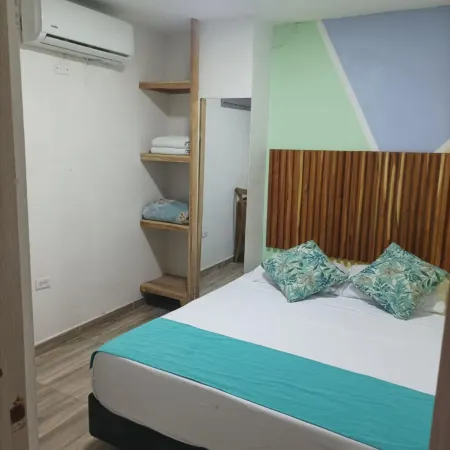 Hostal Catalleya Отели рядом с достопримечательностью «Манга»