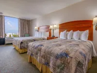 Castle in the Sand Hotel dekat Bar Seacrets