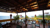 La Plage Seaview Suites