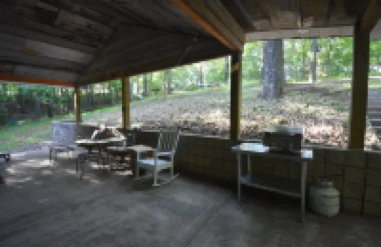 Cozy cabin, 1.5 miles to downtown McCaysville; shops/restaurants & Toccoa River
