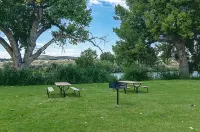 Cobblestone Inn & Suites - Guernsey