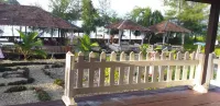 Simeulue Nanik Surfcamp - Alloggi