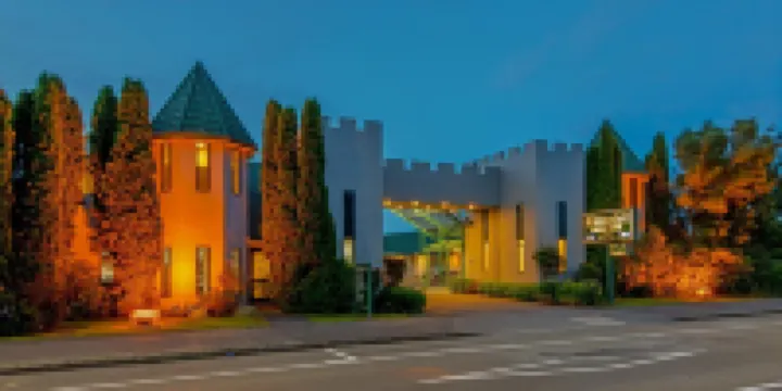 Camelot Motor Lodge and Conference Centre