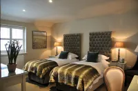 The Red Lion Inn فنادق في Queen Camel