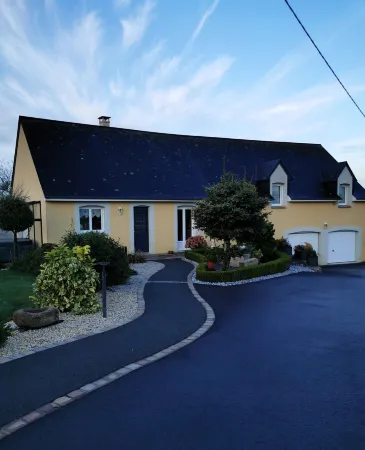 Chambre d'hôtes le Pot au Lait Отели в г. Сен-Жермэн-де-Куламе