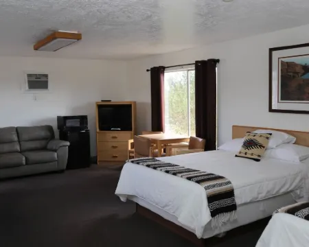 The Riverside Ranch Motel and RV Park Southern Utah Hotels in Hatch