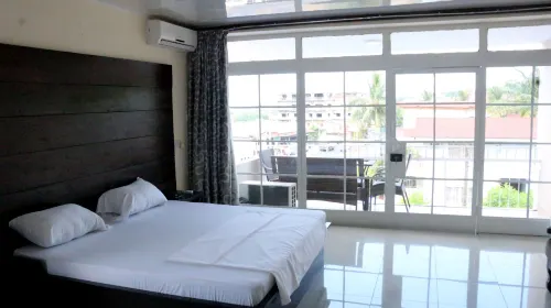 Metro Hotel
